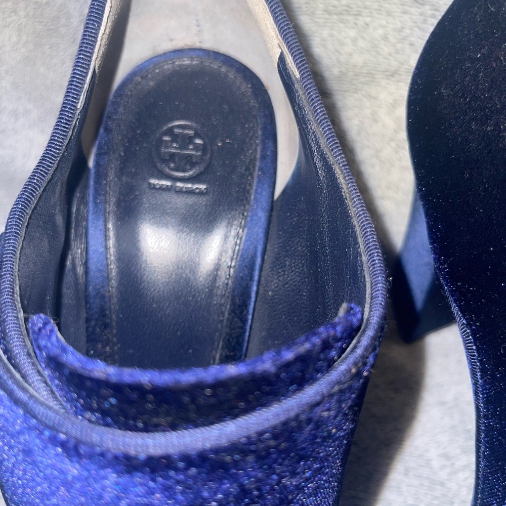 TORY BURCH BLUE VELVET CARLEY. EUC - Picture 6 of 7